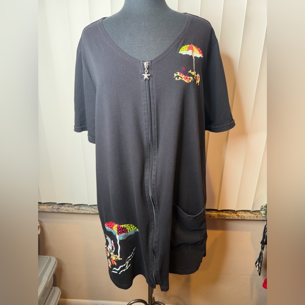Liz & Me Black Zip-Front Tunic Colorful Embroidered Beach Motifs Size 1X/18/20W